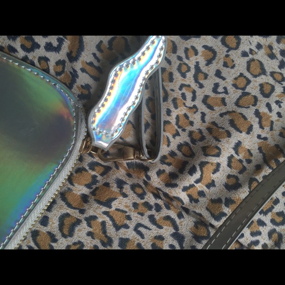 HOLOGRAPHIC UNICORN PURSE - Picture 3 of 4