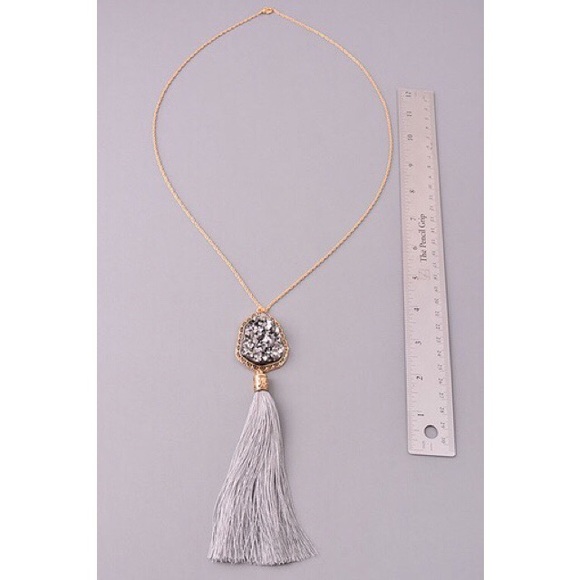 SOLD OUT! Stone Pebble Tassle Necklace - Picture 2 of 3