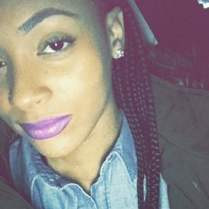 Meet your Posher, Olivia