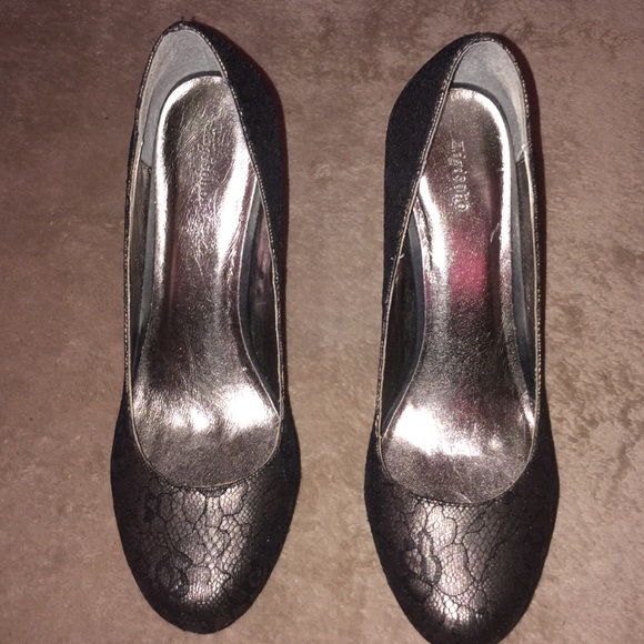 ZIGISOHO SHOES. SIZE 10 - Picture 1 of 4