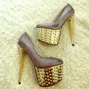 Gold spike heels NEW