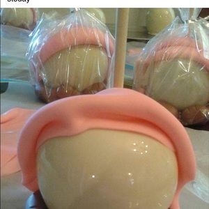 Meet your Posher, Toria