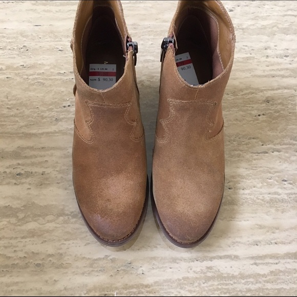 ⬇️ Brand new women's Marc fisher bootie - Picture 4 of 4