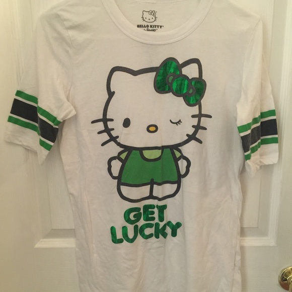 Hello kitty St Patrick's day top size XL