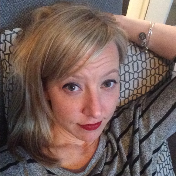 Meet your Posher, Melissa - Picture 1 of 1