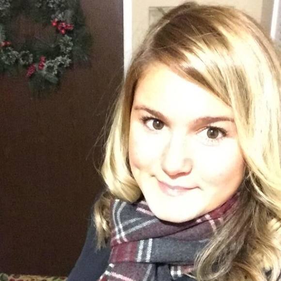 Meet your Posher, Emily