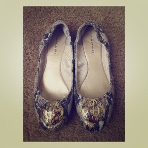 Women's flats