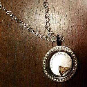 Meet your Posher, Jory