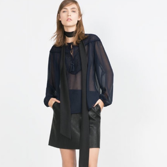 ❤️SOLD❤️Zara Navy Blue Embroidered BibFront Blouse - Picture 2 of 4