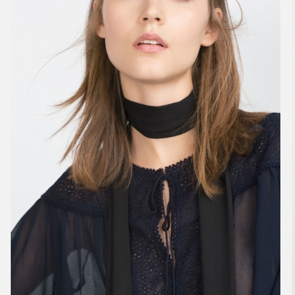 ❤️SOLD❤️Zara Navy Blue Embroidered BibFront Blouse - Picture 3 of 4