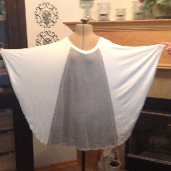 KNIT TOP-PRICE IS FIRM UNLESS YOU BUNDEL - Picture 3 of 4