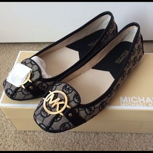 BRAND NEW MICHAEL KORS FLAT BALLERINA SHOES.
