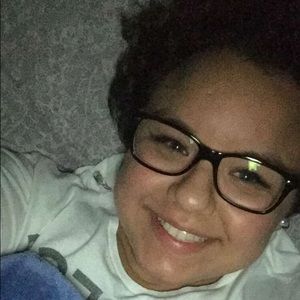 Meet your Posher, Celia