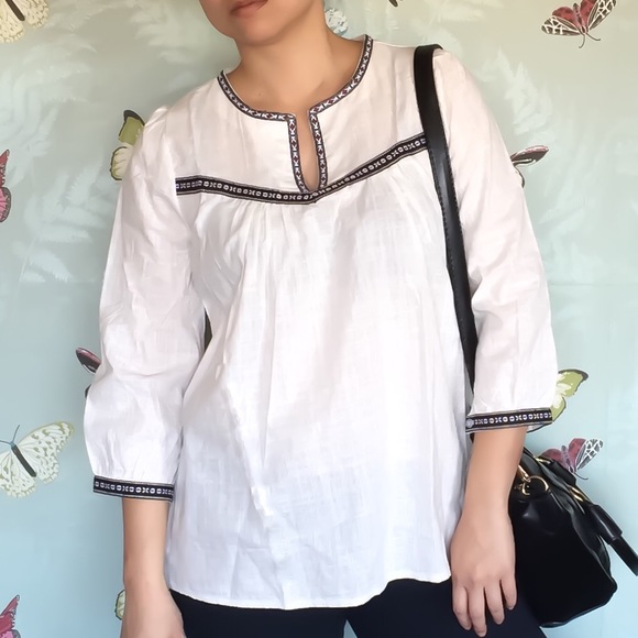 3/4 sleeves embroidered blouse