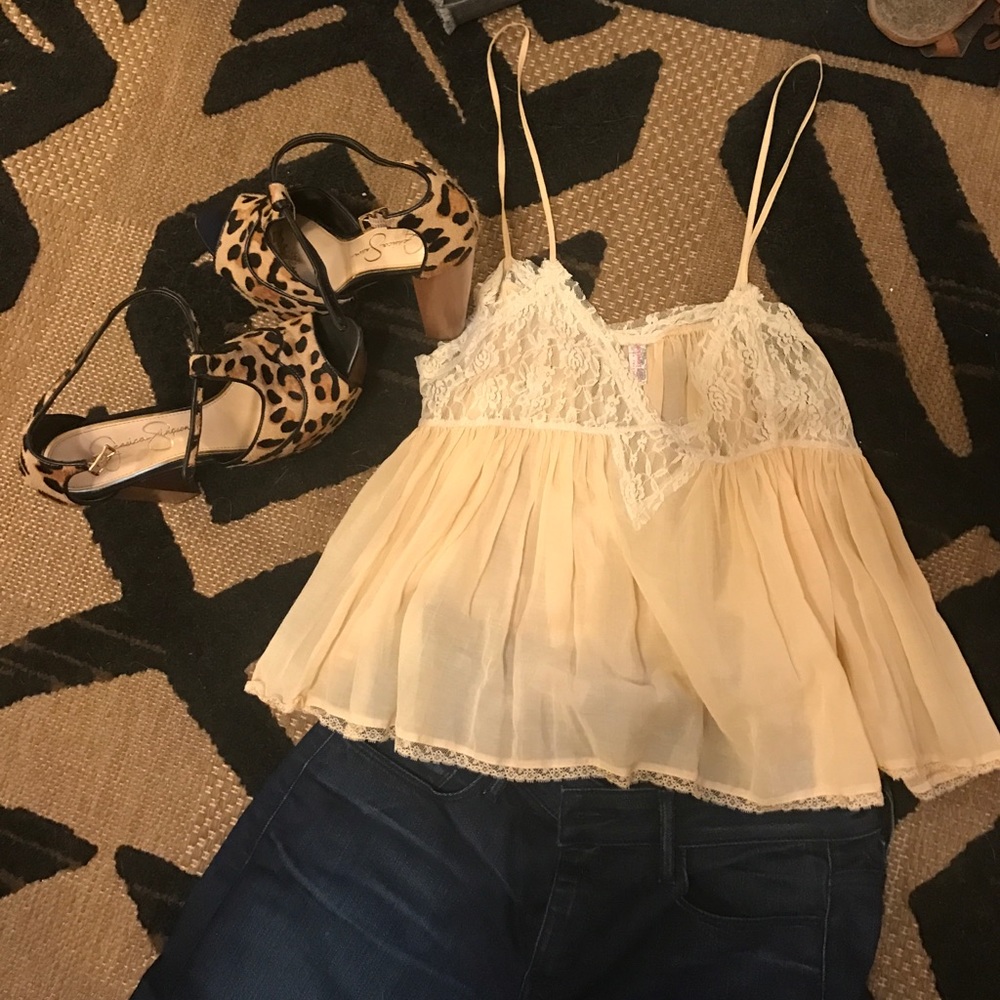 Free people BOHO Adorable Crop blouse! M