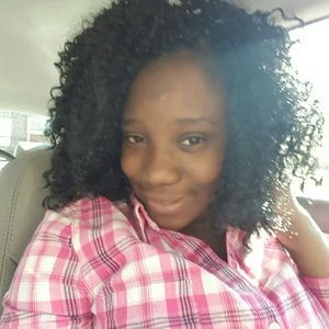 Meet your Posher, Lamara