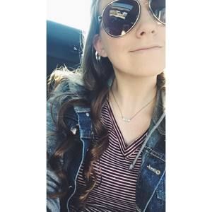 Meet your Posher, Olivia