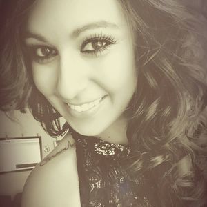 Meet your Posher, Monique