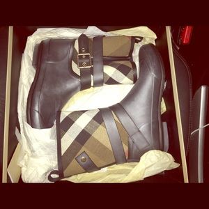 Burberry Holloway Mid Buckle Canvas Rainboot