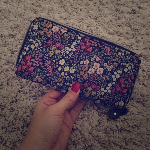 Floral Wallet!