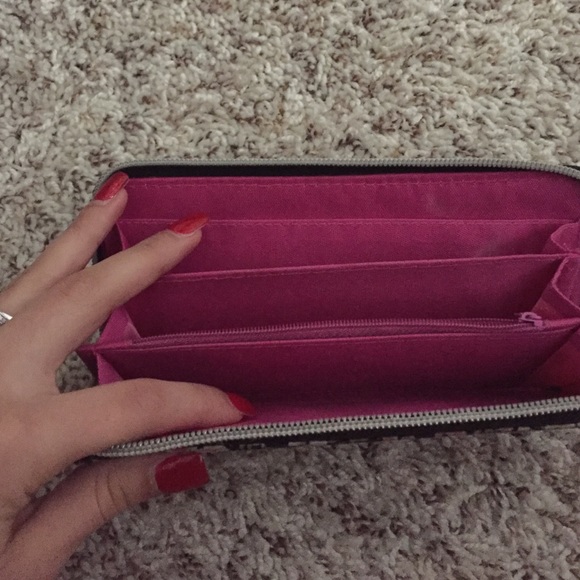 Floral Wallet! - Picture 2 of 3