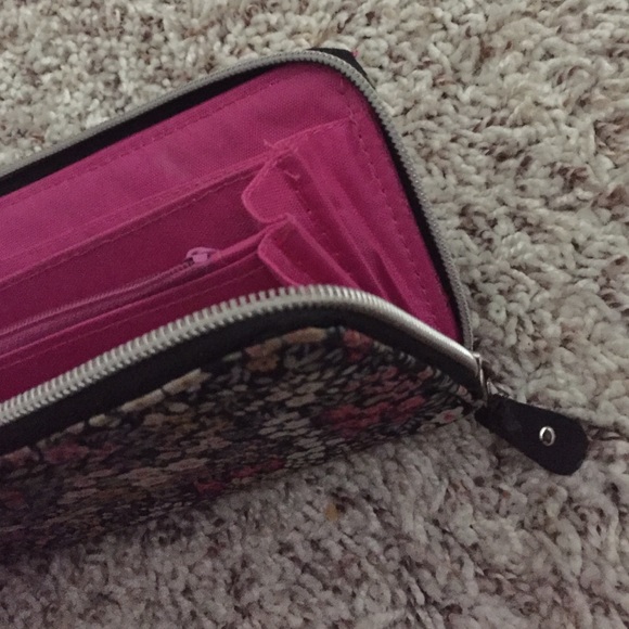 Floral Wallet! - Picture 3 of 3