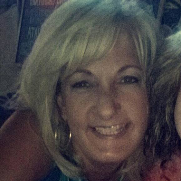 Meet your Posher, Debbie