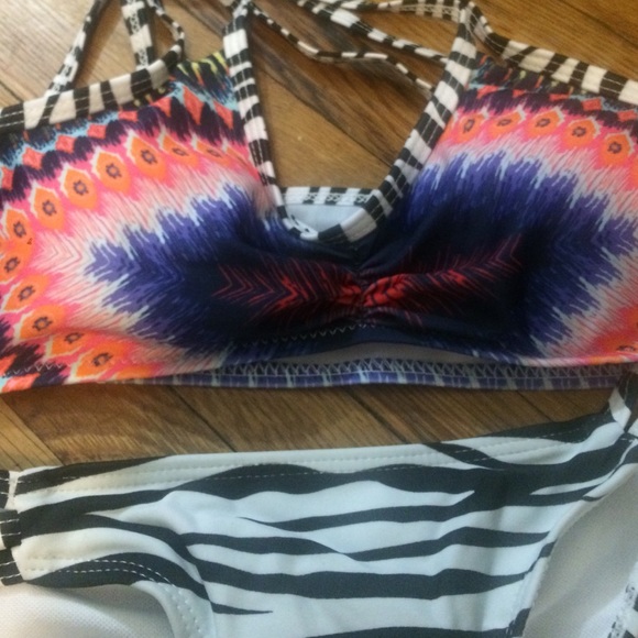 New 🔥 Tribal Pattern Zebra Bikini - Picture 4 of 4