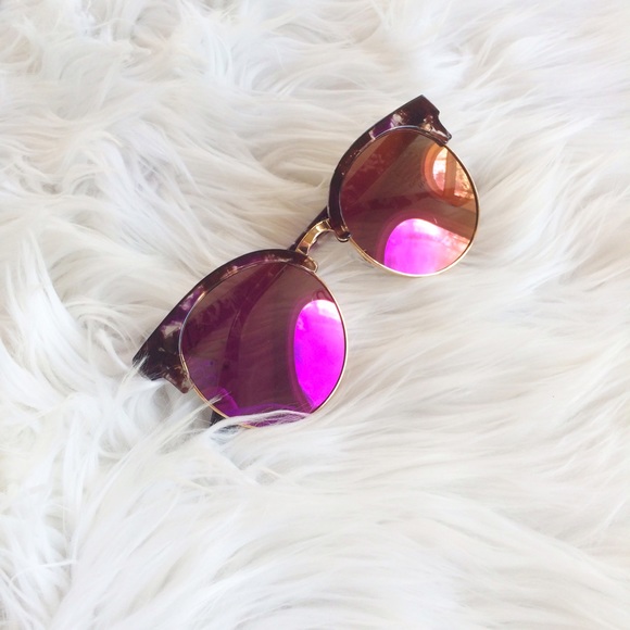 💜💜 PURPLE MIRRORED SUNGLASSES - Picture 3 of 4