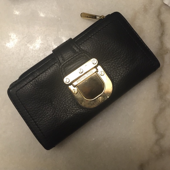 Michael Kors wallet