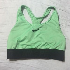 Nike pro sports bra