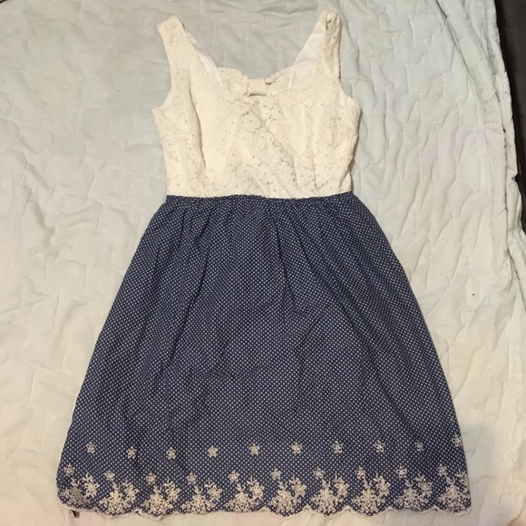 Rue21 Dresses & Skirts - 🌷spring break sale!🌷Lace dress