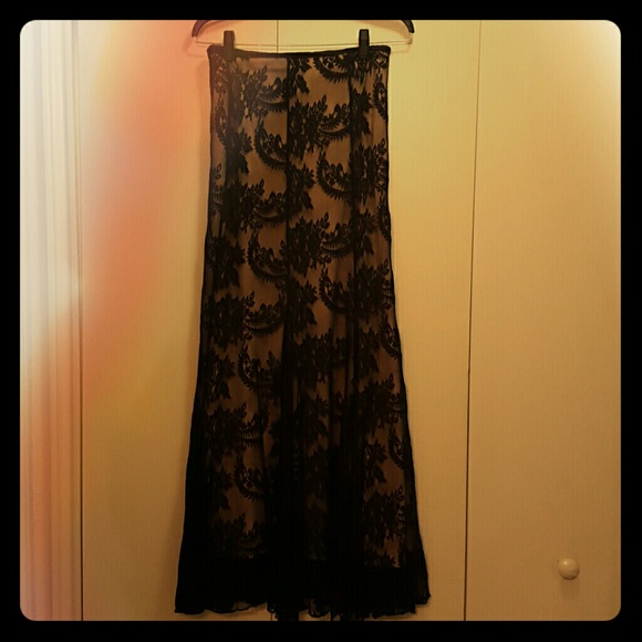 LACE MIDI SKIRT
