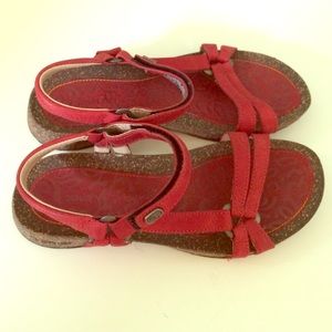 🌼TEVA sandals Red🌼