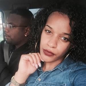 Meet your Posher, Zakia