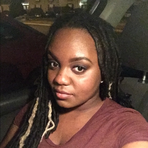 Meet your Posher, Risha