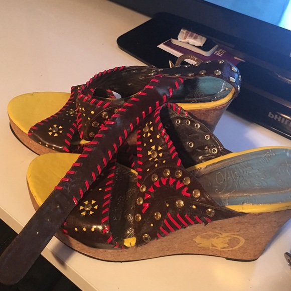 Apple bottom women's sz 11 wedge sandals