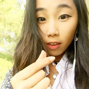 Meet your Posher, Angela