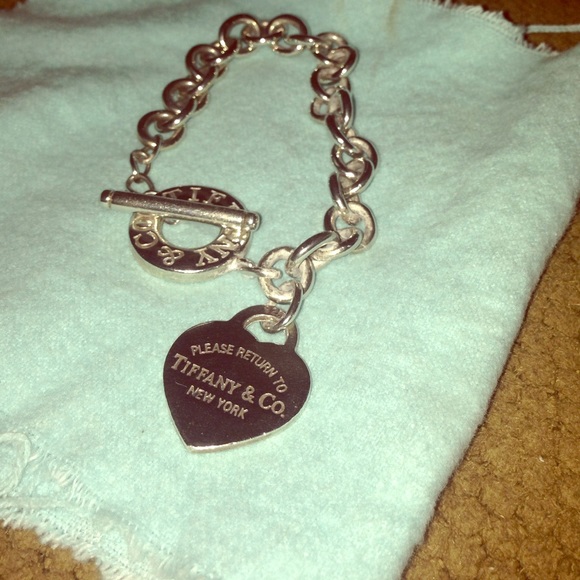 Signature Tiffany&Co. Bracelet.