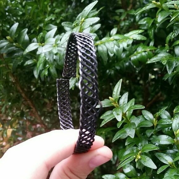 Black bangles - Picture 2 of 3