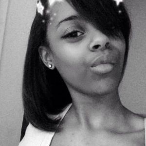 Meet your Posher, Kayla