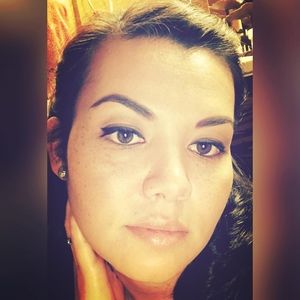 Meet your Posher, Adrienne