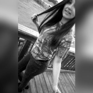 Meet your Posher, Alexis