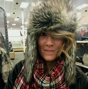 Meet your Posher, Hillary