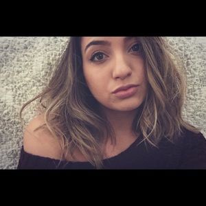 Meet your Posher, Alyssa