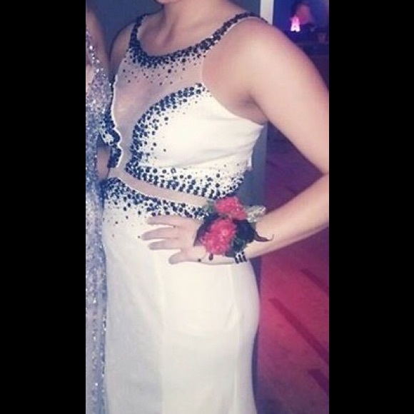 white prom dress with black jewels - Picture 1 of 1