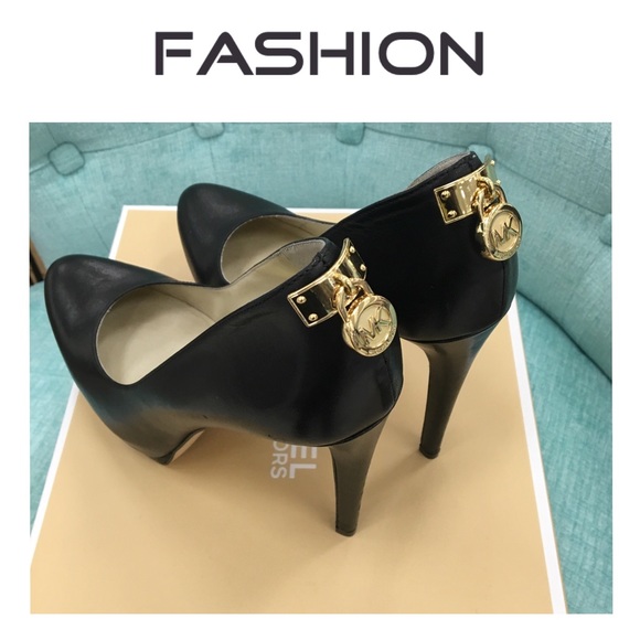 Michael Kors Sky High Pumps w/Gold Hardware Log - Picture 3 of 4