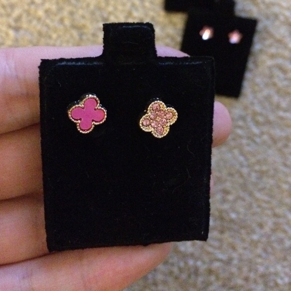 Pink earrings bundle - Picture 3 of 4