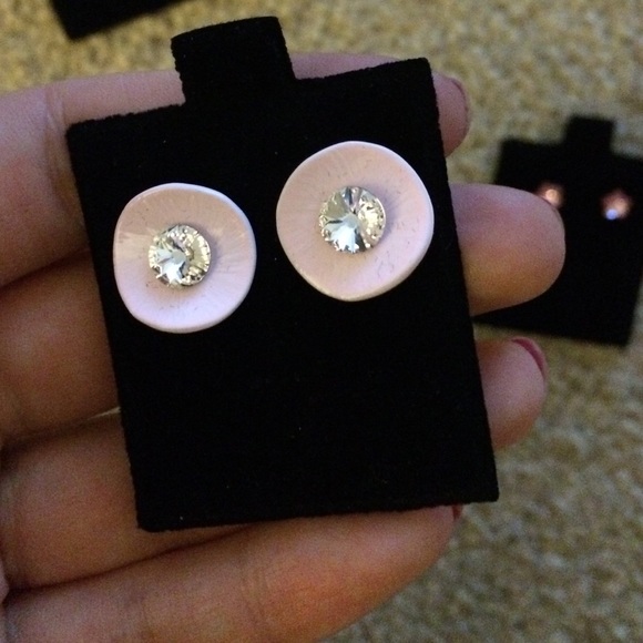 Pink earrings bundle - Picture 4 of 4