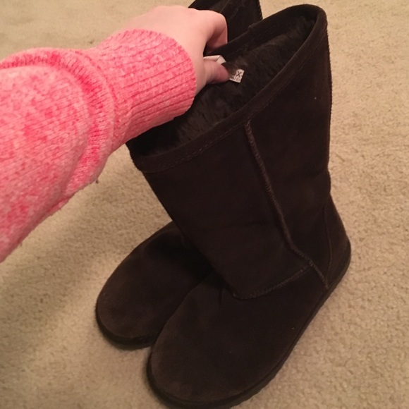 Really cute brown boots!!